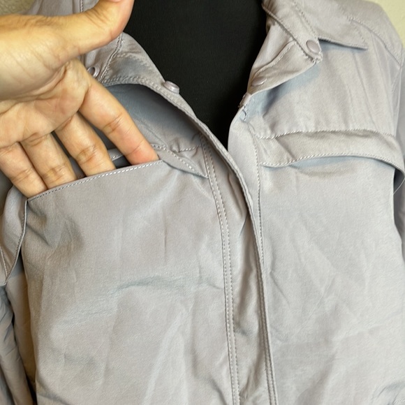 Duluth Trading Co UPF button down, Wm’s Sz Medium, gray - Picture 6 of 11